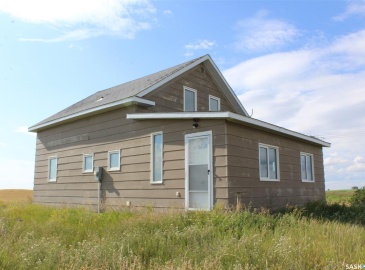 Rural Address, Oungre, Saskatchewan S0C 1Z0, 4 Bedrooms Bedrooms, 9 Rooms Rooms,2 BathroomsBathrooms,Acreage,For Sale,Oungre Acreage RM Souris Valley #7 2 Storey,Rural Address,SK948989