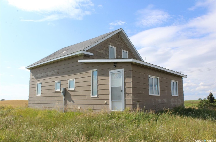 Rural Address, Oungre, Saskatchewan S0C 1Z0, 4 Bedrooms Bedrooms, 9 Rooms Rooms,2 BathroomsBathrooms,Acreage,For Sale,Oungre Acreage RM Souris Valley #7 2 Storey,Rural Address,SK948989