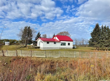 Rural Address, Meadow Lake, Saskatchewan S9X 1Y5, 6 Bedrooms Bedrooms, 12 Rooms Rooms,2 BathroomsBathrooms,Acreage,For Sale,13kms West of Meadow Lake,Rural Address,SK948982