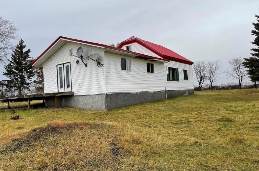 Rural Address, Meadow Lake, Saskatchewan S9X 1Y5, 6 Bedrooms Bedrooms, 12 Rooms Rooms,2 BathroomsBathrooms,Acreage,For Sale,13kms West of Meadow Lake,Rural Address,SK948982