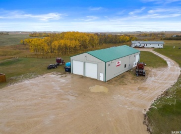 Rural Address, Stoughton, Saskatchewan S0G 4T0, 3 Bedrooms Bedrooms, 9 Rooms Rooms,2 BathroomsBathrooms,Acreage,For Sale,Hanson Acreage - Hwy #13,Rural Address,SK949213