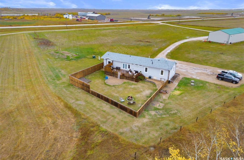 Rural Address, Stoughton, Saskatchewan S0G 4T0, 3 Bedrooms Bedrooms, 9 Rooms Rooms,2 BathroomsBathrooms,Acreage,For Sale,Hanson Acreage - Hwy #13,Rural Address,SK949213