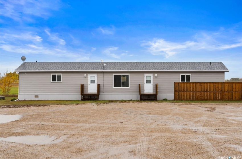 Rural Address, Stoughton, Saskatchewan S0G 4T0, 3 Bedrooms Bedrooms, 9 Rooms Rooms,2 BathroomsBathrooms,Acreage,For Sale,Hanson Acreage - Hwy #13,Rural Address,SK949213