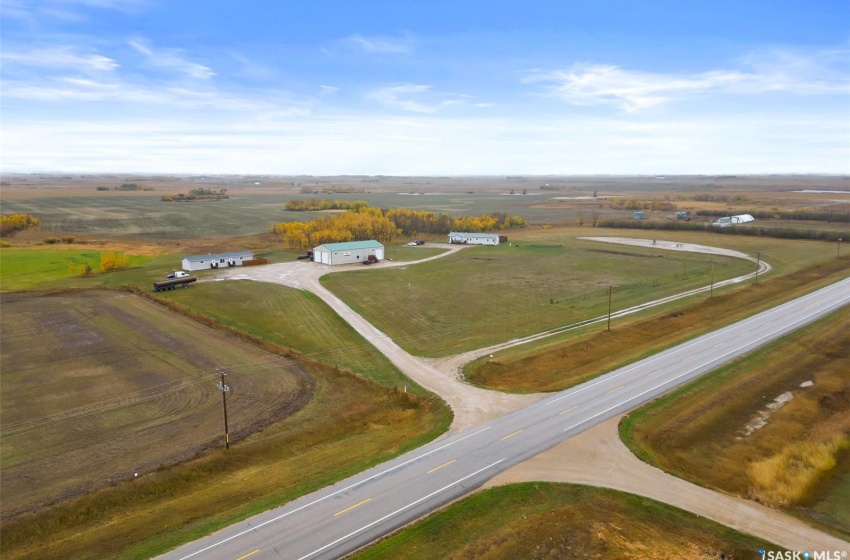 Rural Address, Stoughton, Saskatchewan S0G 4T0, 3 Bedrooms Bedrooms, 9 Rooms Rooms,2 BathroomsBathrooms,Acreage,For Sale,Hanson Acreage - Hwy #13,Rural Address,SK949213