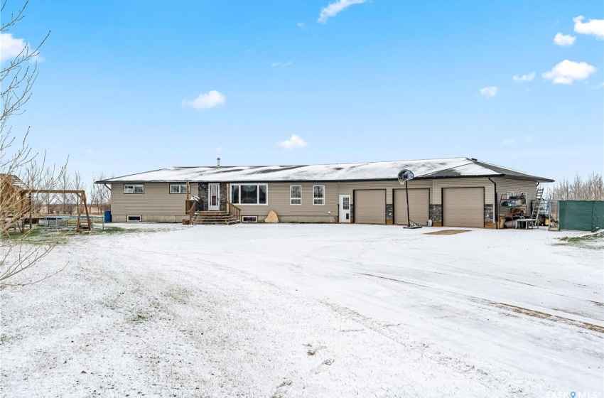 Rural Address, Laird Rm No. 404, Saskatchewan S0K 1Z0, 5 Bedrooms Bedrooms, 13 Rooms Rooms,2 BathroomsBathrooms,Acreage,For Sale,Williams Acreage,Rural Address,SK949886