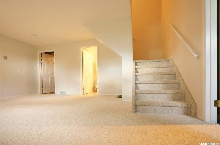 Stairway with light carpet