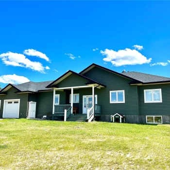 11 DIAMOND ROAD, Garden River Rm No. 490, Saskatchewan S6V 5R2, 3 Bedrooms Bedrooms, 9 Rooms Rooms,2 BathroomsBathrooms,Acreage,For Sale,DIAMOND,SK951538