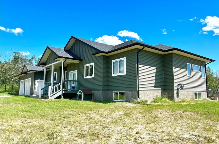 11 DIAMOND ROAD, Garden River Rm No. 490, Saskatchewan S6V 5R2, 3 Bedrooms Bedrooms, 9 Rooms Rooms,2 BathroomsBathrooms,Acreage,For Sale,DIAMOND,SK951538