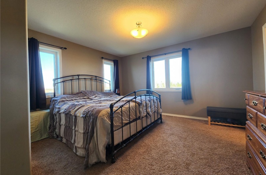 Rural Address, Weyburn Rm No. 67, Saskatchewan S4H 2J9, 4 Bedrooms Bedrooms, 17 Rooms Rooms,4 BathroomsBathrooms,Acreage,For Sale,South Weyburn Acreage,Rural Address,SK951552