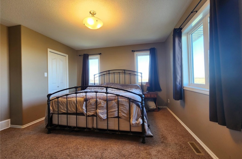 Rural Address, Weyburn Rm No. 67, Saskatchewan S4H 2J9, 4 Bedrooms Bedrooms, 17 Rooms Rooms,4 BathroomsBathrooms,Acreage,For Sale,South Weyburn Acreage,Rural Address,SK951552