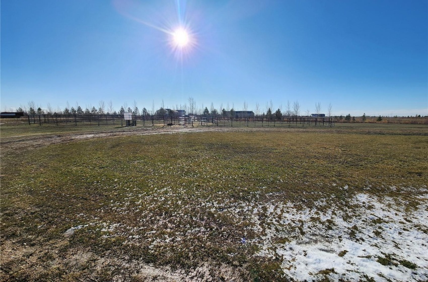 Rural Address, Weyburn Rm No. 67, Saskatchewan S4H 2J9, 4 Bedrooms Bedrooms, 17 Rooms Rooms,4 BathroomsBathrooms,Acreage,For Sale,South Weyburn Acreage,Rural Address,SK951552