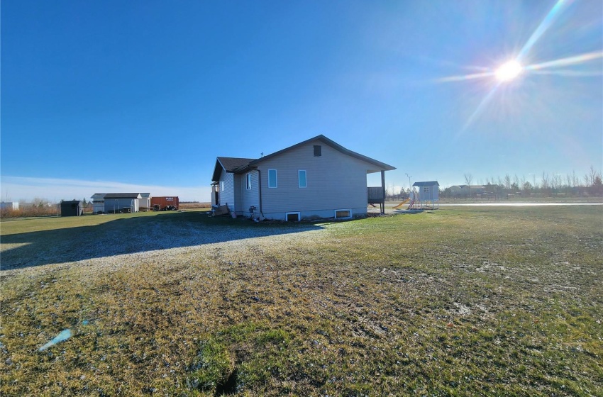 Rural Address, Weyburn Rm No. 67, Saskatchewan S4H 2J9, 4 Bedrooms Bedrooms, 17 Rooms Rooms,4 BathroomsBathrooms,Acreage,For Sale,South Weyburn Acreage,Rural Address,SK951552