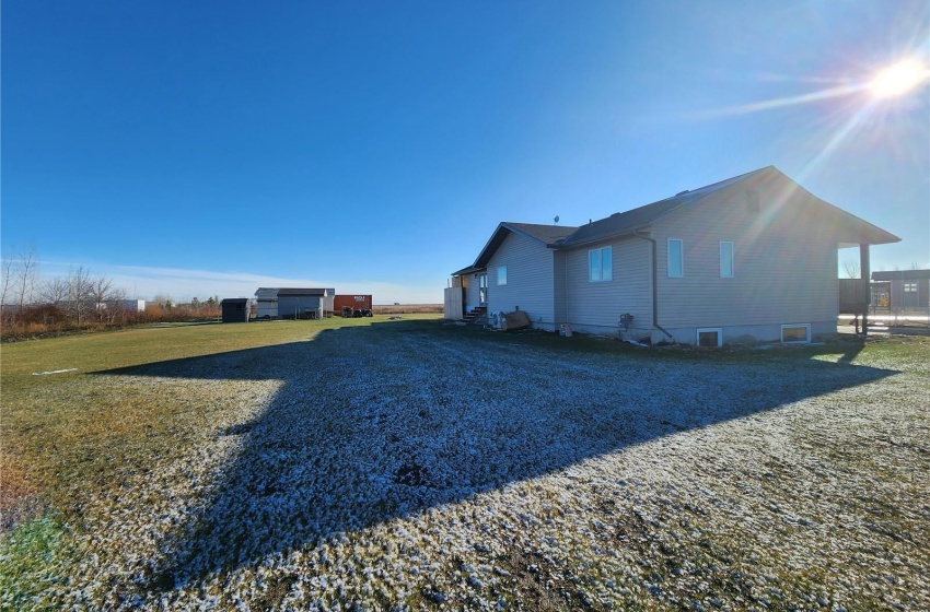 Rural Address, Weyburn Rm No. 67, Saskatchewan S4H 2J9, 4 Bedrooms Bedrooms, 17 Rooms Rooms,4 BathroomsBathrooms,Acreage,For Sale,South Weyburn Acreage,Rural Address,SK951552