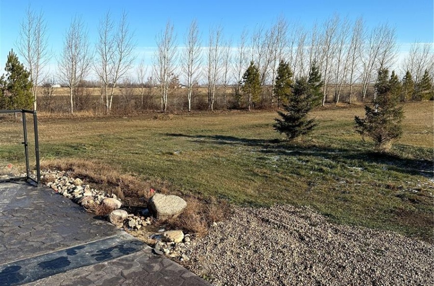 Rural Address, Weyburn Rm No. 67, Saskatchewan S4H 2K8, 4 Bedrooms Bedrooms, 17 Rooms Rooms,3 BathroomsBathrooms,Acreage,For Sale,Raknerud Acreage,Rural Address,SK951562