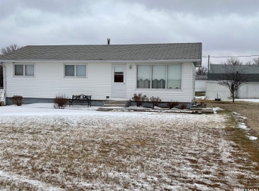 Rural Address, Estevan Rm No. 5, Saskatchewan S4A 2A3, 4 Bedrooms Bedrooms, 11 Rooms Rooms,2 BathroomsBathrooms,Acreage,For Sale,Fiest Acreage,Rural Address,SK951699