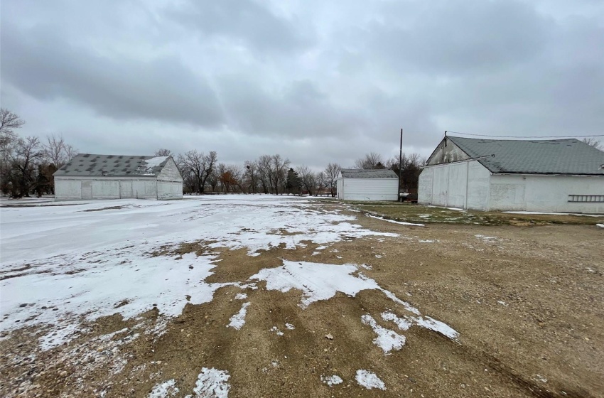 View of yard featuring a garage