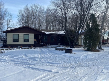 01 Rural Address, Torch River Rm No. 488, Saskatchewan S0J 2K0, 2 Bedrooms Bedrooms, 10 Rooms Rooms,2 BathroomsBathrooms,Acreage,For Sale,Hanson Lake Road acreage,Rural Address,SK952354