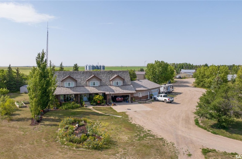 Rural Address, Kindersley Rm No. 290, Saskatchewan S0L 1S0, 4 Bedrooms Bedrooms, 16 Rooms Rooms,3 BathroomsBathrooms,Acreage,For Sale,NE-33-29-23W3,Rural Address,SK952728