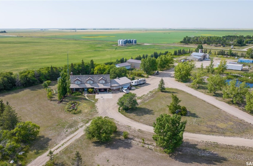 Rural Address, Kindersley Rm No. 290, Saskatchewan S0L 1S0, 4 Bedrooms Bedrooms, 16 Rooms Rooms,3 BathroomsBathrooms,Acreage,For Sale,NE-33-29-23W3,Rural Address,SK952728