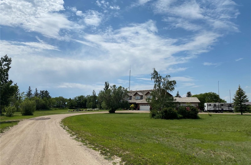 Rural Address, Kindersley Rm No. 290, Saskatchewan S0L 1S0, 4 Bedrooms Bedrooms, 16 Rooms Rooms,3 BathroomsBathrooms,Acreage,For Sale,NE-33-29-23W3,Rural Address,SK952728