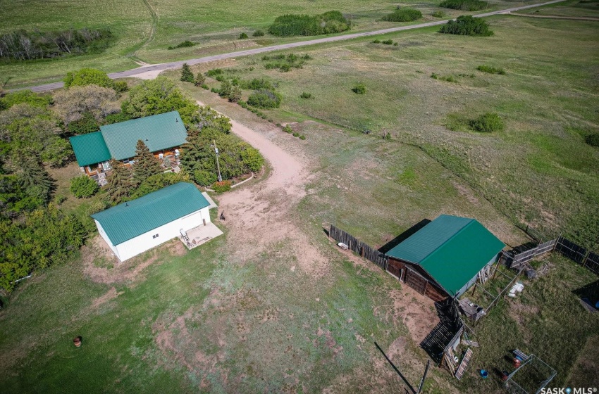 Rural Address, Montrose Rm No. 315, Saskatchewan S7K 1N2, 5 Bedrooms Bedrooms, 11 Rooms Rooms,2 BathroomsBathrooms,Acreage,For Sale,SW 1/4 32-33-6 West 4th,Rural Address,SK954690