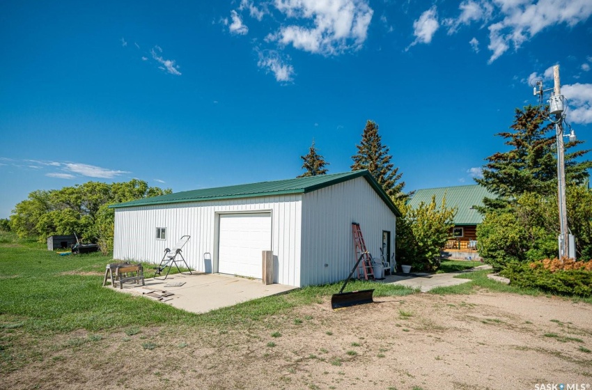 Rural Address, Montrose Rm No. 315, Saskatchewan S7K 1N2, 5 Bedrooms Bedrooms, 11 Rooms Rooms,2 BathroomsBathrooms,Acreage,For Sale,SW 1/4 32-33-6 West 4th,Rural Address,SK954690