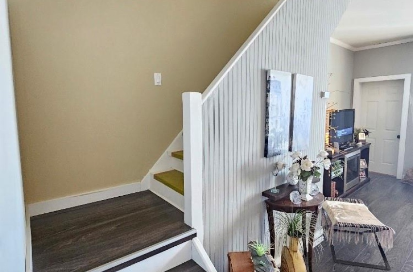 Stairway with ornamental molding