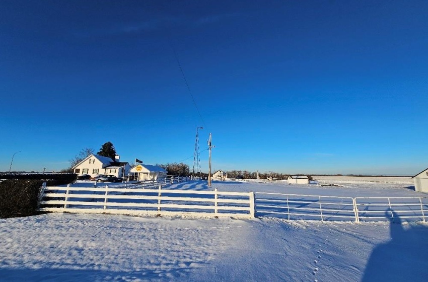 View of yard with a rural view