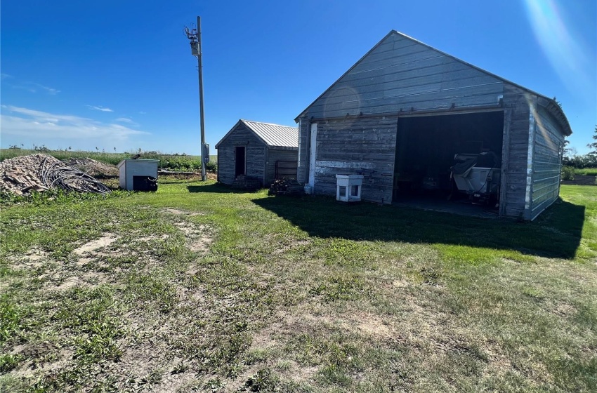 Rural Address, Mcleod Rm No. 185, Saskatchewan S0G 2B0, 3 Bedrooms Bedrooms, 10 Rooms Rooms,2 BathroomsBathrooms,Acreage,For Sale,Schiller Acreage,Rural Address,SK949521