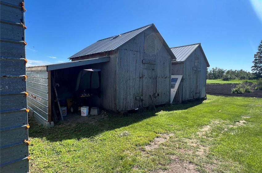 Rural Address, Mcleod Rm No. 185, Saskatchewan S0G 2B0, 3 Bedrooms Bedrooms, 10 Rooms Rooms,2 BathroomsBathrooms,Acreage,For Sale,Schiller Acreage,Rural Address,SK949521