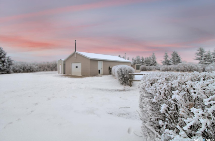 Rural Address, Webb Rm No. 138, Saskatchewan S0N 1A0, 4 Bedrooms Bedrooms, 13 Rooms Rooms,2 BathroomsBathrooms,Acreage,For Sale,Gull Lake Acreage,Rural Address,SK955858