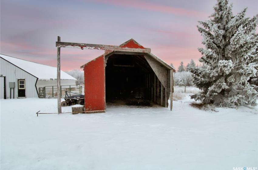 Storage building