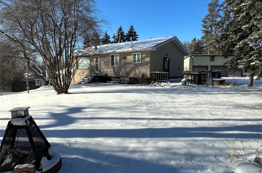 229 16th AVENUE, Buckland Rm No. 491, Saskatchewan S6V 5R3, 6 Bedrooms Bedrooms, 15 Rooms Rooms,2 BathroomsBathrooms,Acreage,For Sale,229 16th Ave NW,16th,SK956195