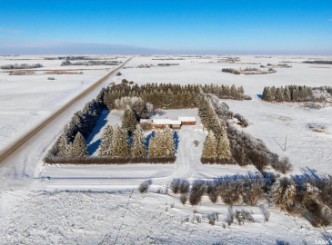 Rural Address, Mcleod Rm No. 185, Saskatchewan S0A 2B0, 3 Bedrooms Bedrooms, 11 Rooms Rooms,3 BathroomsBathrooms,Acreage,For Sale,Devine Acreage,Rural Address,SK956998