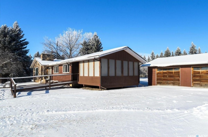 Rural Address, Mcleod Rm No. 185, Saskatchewan S0A 2B0, 3 Bedrooms Bedrooms, 11 Rooms Rooms,3 BathroomsBathrooms,Acreage,For Sale,Devine Acreage,Rural Address,SK956998