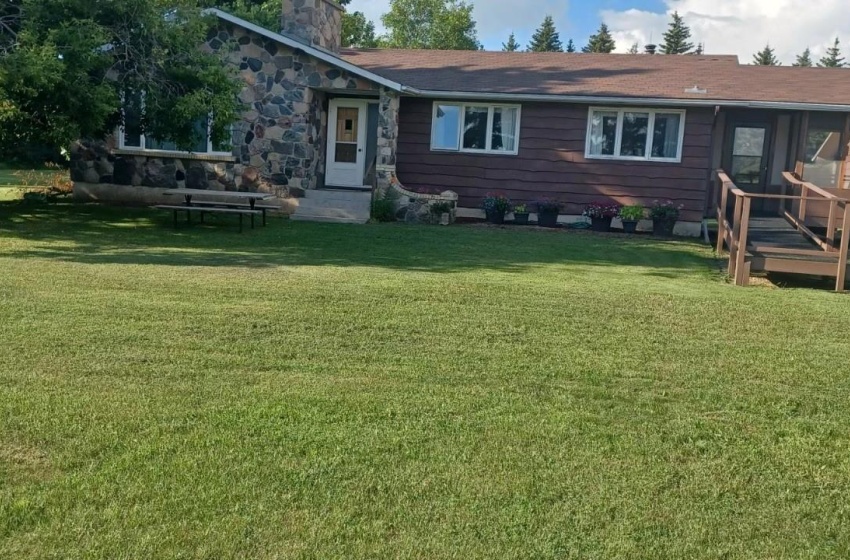 Rural Address, Mcleod Rm No. 185, Saskatchewan S0A 2B0, 3 Bedrooms Bedrooms, 11 Rooms Rooms,3 BathroomsBathrooms,Acreage,For Sale,Devine Acreage,Rural Address,SK956998