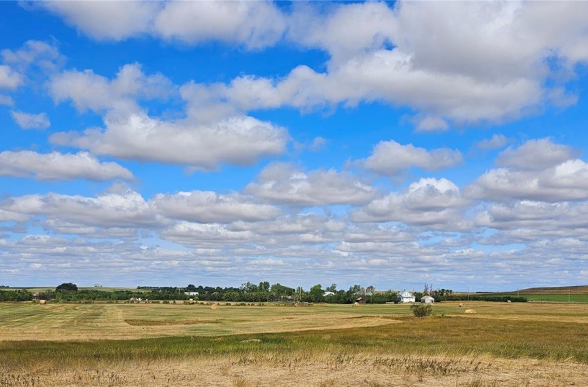 Rural Address, Miry Creek Rm No. 229, Saskatchewan S0N 0A0, 1 Bedroom Bedrooms, 8 Rooms Rooms,1 BathroomBathrooms,Acreage,For Sale,Cherry Tree Acres,Rural Address,SK958132