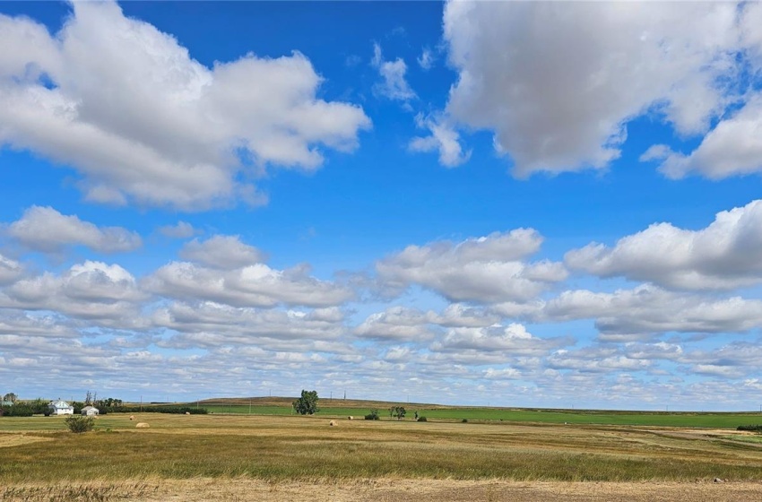 Rural Address, Miry Creek Rm No. 229, Saskatchewan S0N 0A0, 1 Bedroom Bedrooms, 8 Rooms Rooms,1 BathroomBathrooms,Acreage,For Sale,Cherry Tree Acres,Rural Address,SK958132