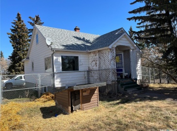 Rural Address, Watson, Saskatchewan S0K 4V0, 2 Bedrooms Bedrooms, 11 Rooms Rooms,2 BathroomsBathrooms,Acreage,For Sale,Watson Acreage,Rural Address,SK954733