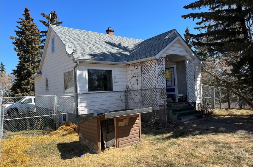 Rural Address, Watson, Saskatchewan S0K 4V0, 2 Bedrooms Bedrooms, 11 Rooms Rooms,2 BathroomsBathrooms,Acreage,For Sale,Watson Acreage,Rural Address,SK954733