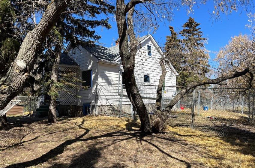 Rural Address, Watson, Saskatchewan S0K 4V0, 2 Bedrooms Bedrooms, 11 Rooms Rooms,2 BathroomsBathrooms,Acreage,For Sale,Watson Acreage,Rural Address,SK954733