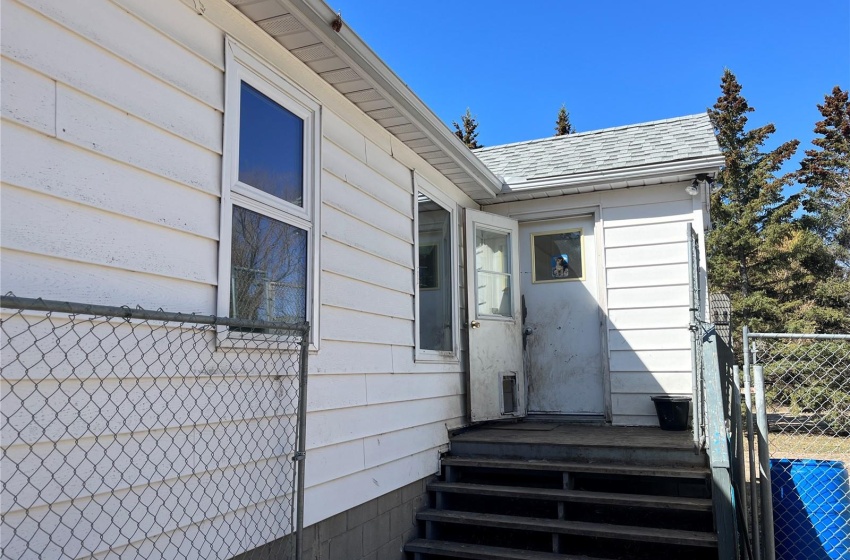 Rural Address, Watson, Saskatchewan S0K 4V0, 2 Bedrooms Bedrooms, 11 Rooms Rooms,2 BathroomsBathrooms,Acreage,For Sale,Watson Acreage,Rural Address,SK954733