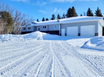 Rural Address, Saltcoats Rm No. 213, Saskatchewan S0A 3R0, 3 Bedrooms Bedrooms, ,3 BathroomsBathrooms,Farm,For Sale,RM of Saltcoats Acreage,Rural Address,SK958743