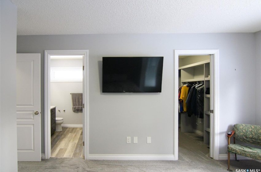 Primary with walk-in closet and ensuite with jacussi tub