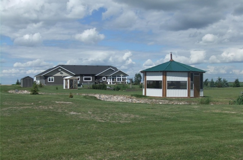 Rural Address, Rosthern Rm No. 403, Saskatchewan S0K 2H0, 3 Bedrooms Bedrooms, 14 Rooms Rooms,2 BathroomsBathrooms,Acreage,For Sale,Knoppers Acreage,Rural Address,SK958679