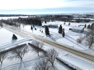 800 McKenzie STREET, Outlook, Saskatchewan S0L 2N0, 5 Bedrooms Bedrooms, 17 Rooms Rooms,3 BathroomsBathrooms,Acreage,For Sale,Junkin Acreage,McKenzie,SK958898