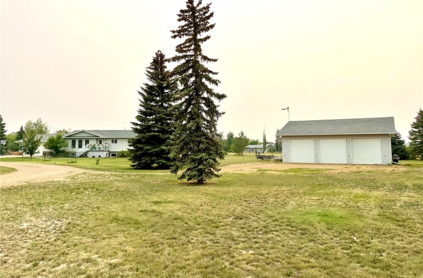 800 McKenzie STREET, Outlook, Saskatchewan S0L 2N0, 5 Bedrooms Bedrooms, 17 Rooms Rooms,3 BathroomsBathrooms,Acreage,For Sale,Junkin Acreage,McKenzie,SK958898