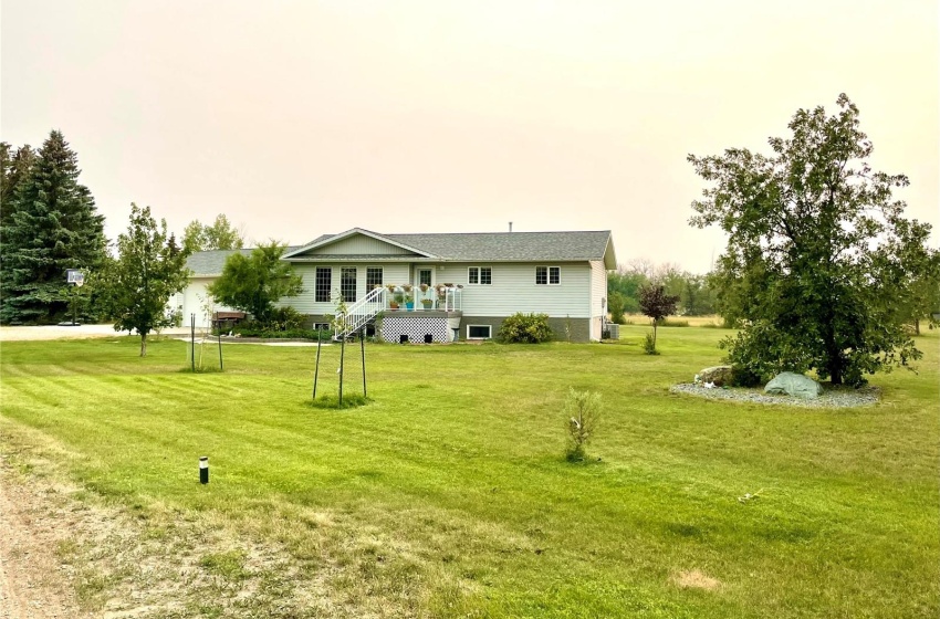 800 McKenzie STREET, Outlook, Saskatchewan S0L 2N0, 5 Bedrooms Bedrooms, 17 Rooms Rooms,3 BathroomsBathrooms,Acreage,For Sale,Junkin Acreage,McKenzie,SK958898