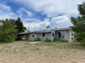 Rural Address, Maple Creek Rm No. 111, Saskatchewan S0N 1N0, 5 Bedrooms Bedrooms, 11 Rooms Rooms,1 BathroomBathrooms,Acreage,For Sale,Davis Acreage,Rural Address,SK958930