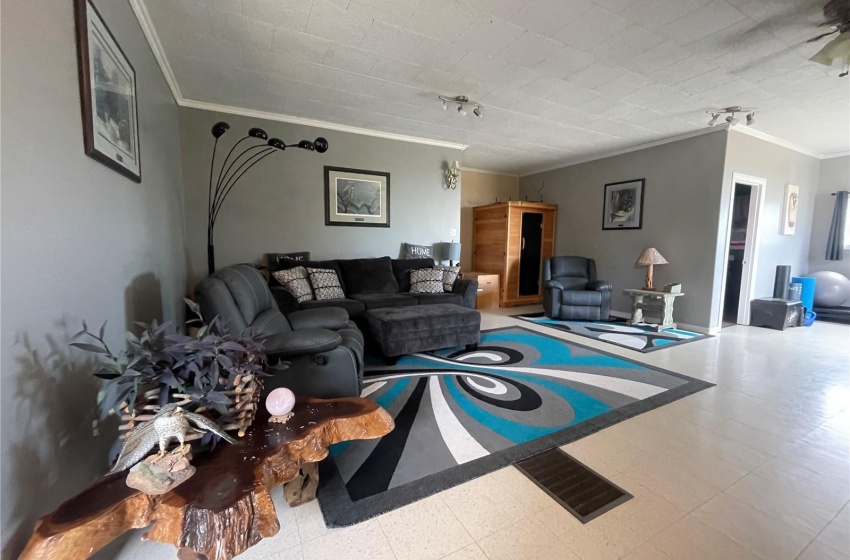 Rural Address, Maple Creek Rm No. 111, Saskatchewan S0N 1N0, 5 Bedrooms Bedrooms, 11 Rooms Rooms,1 BathroomBathrooms,Acreage,For Sale,Davis Acreage,Rural Address,SK958930